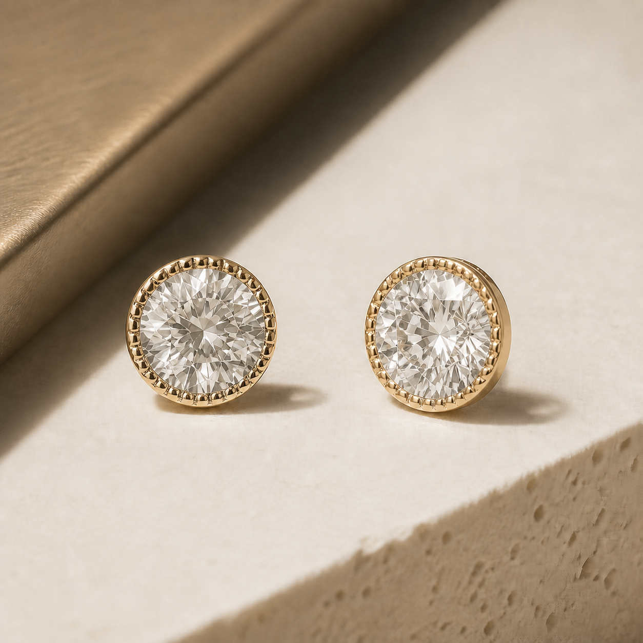 Arete circular Oro 10K con Zirconia